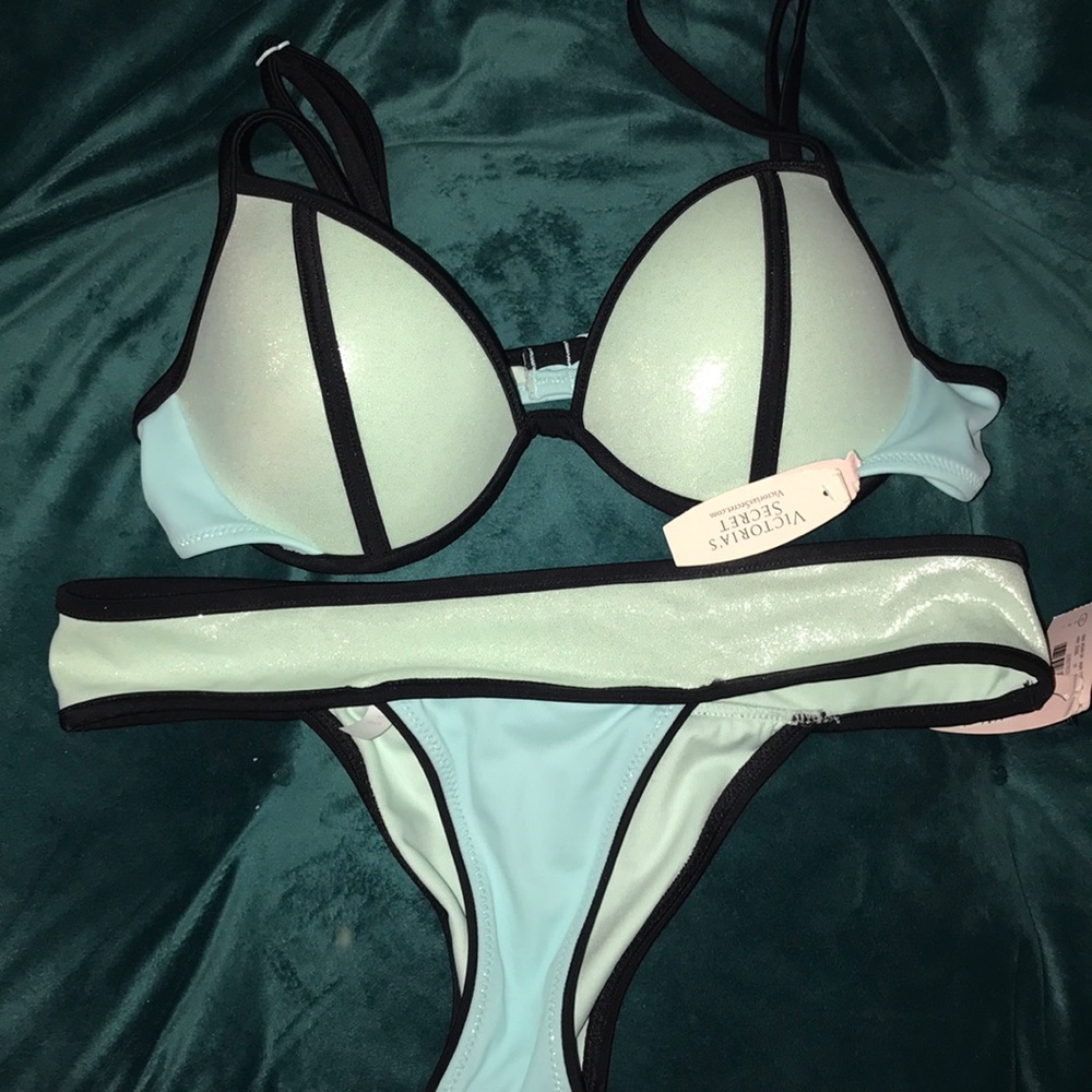 Victoria’s Secret push-up bikini